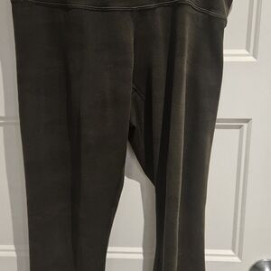 lululemon athletica Cropped Ankle Leggings in Olive